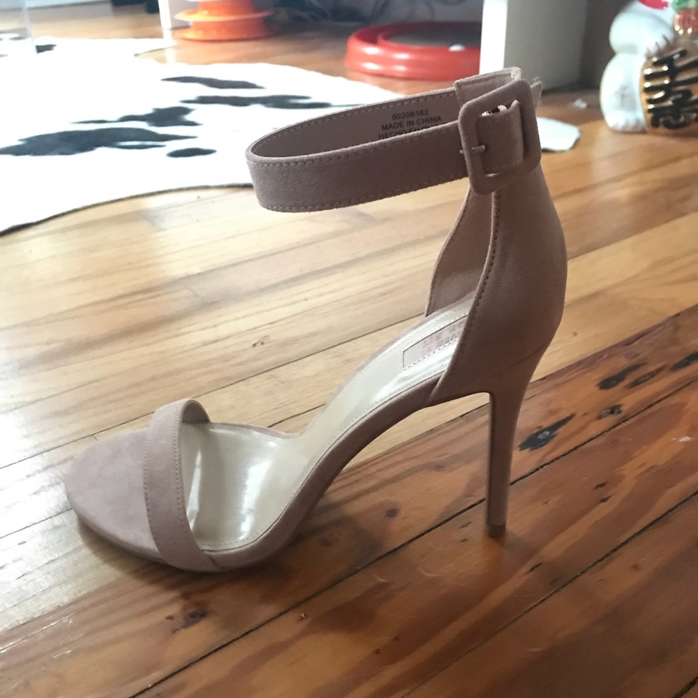 Nude strappy heel